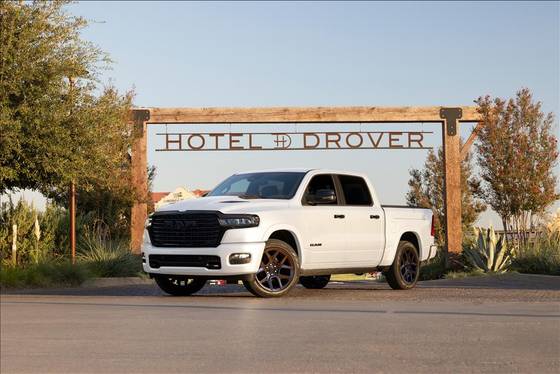 RAM 1500 3.0 HURRICANE 6 BITURBO GASOLINA LARAMIE NIGHT EDITION CD 4X4 AUTOMÁTICO